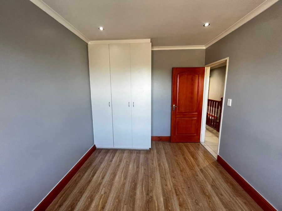 To Let 3 Bedroom Property for Rent in Vredekloof Heights Western Cape